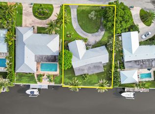 16 Country Club Cir, Tequesta, FL 33469