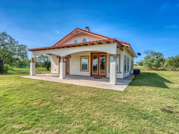 9584 W State Highway 71, Llano, TX 78643
