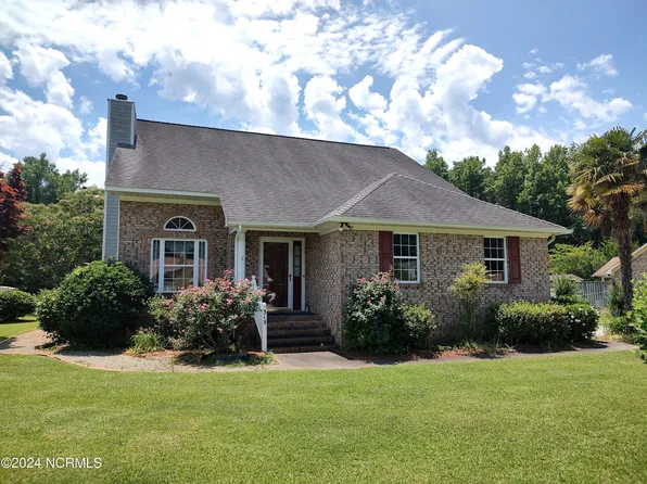 313 Forest Oaks Drive, New Bern, NC 28562