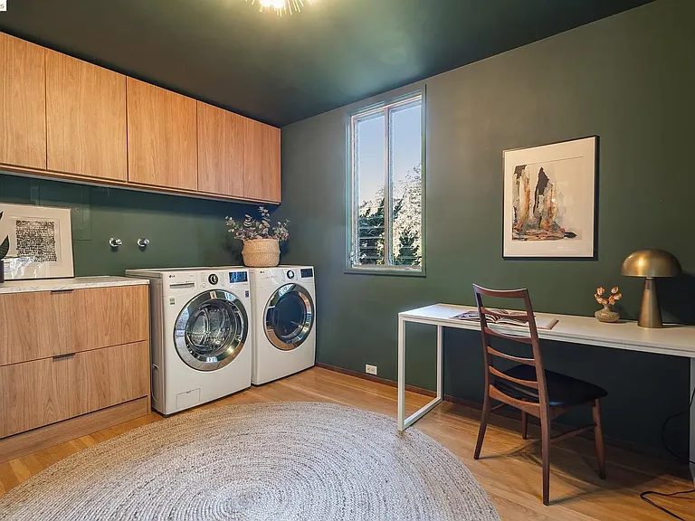 540 Dwight Pl — Photo 41
