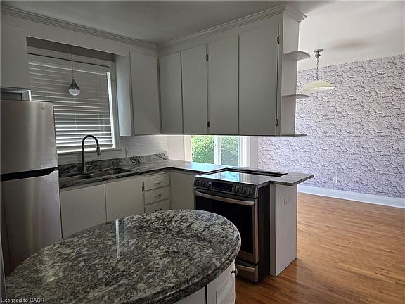 2nd image of 48 Mountain Ave N
