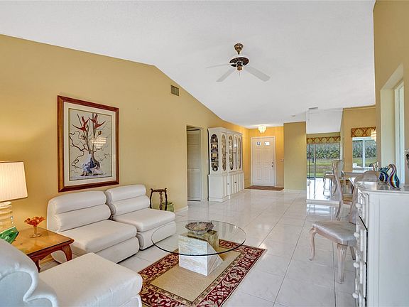 4th image of 5658 Parkwalk Circle E