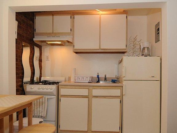4th image of 397 Clermont Ave #Grd