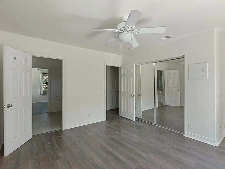 22100 Tiara St — Photo 27