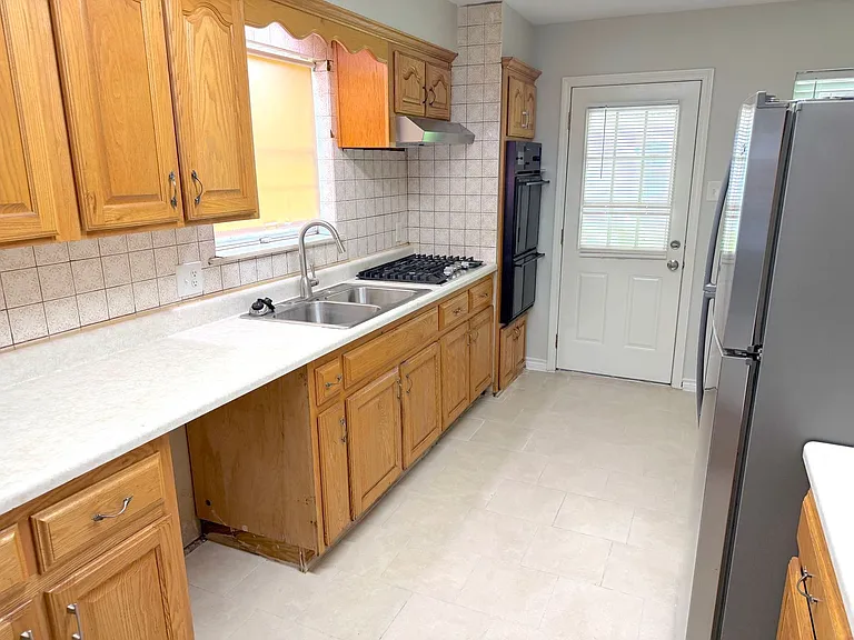 534 Glenvale Dr — Photo 6