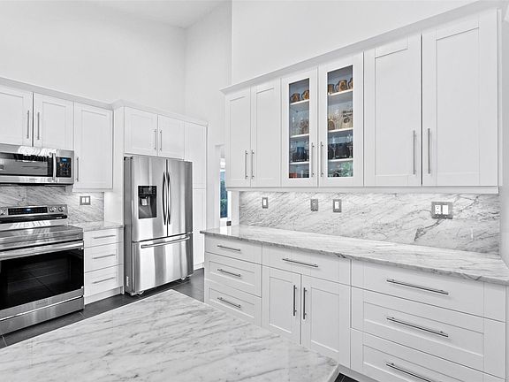 4th image of 4777 NW 92nd Terrace
