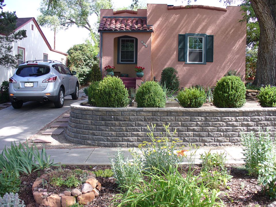 2nd image of 910 E San Miguel St