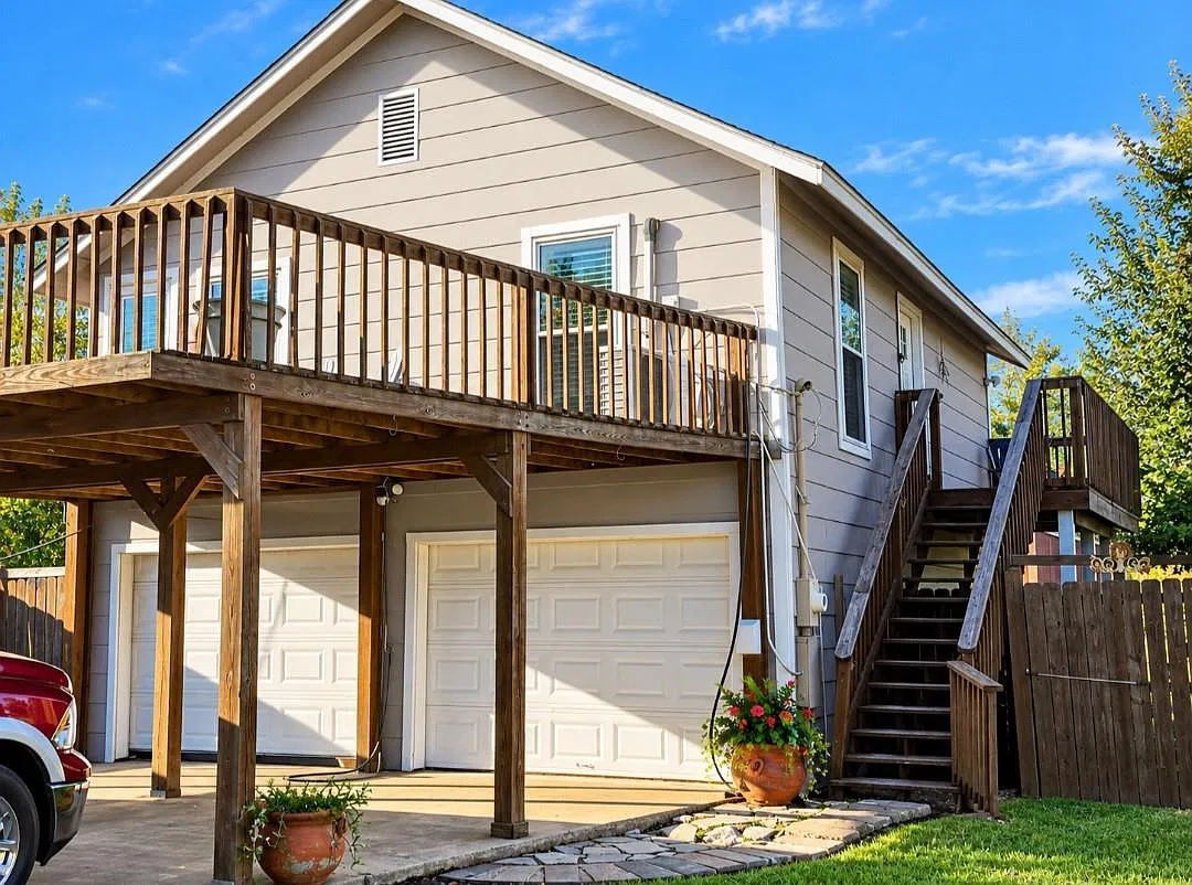 1 bed, 1.0 bath, 820 sqft, $1,300 — Photo 2