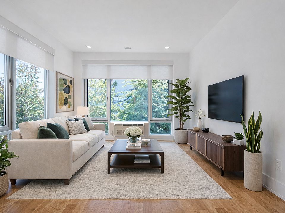 1st image of 15 Kingsland Ave APT 2F