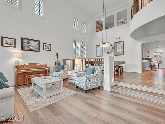 4th image of 9516 Leadbrick St