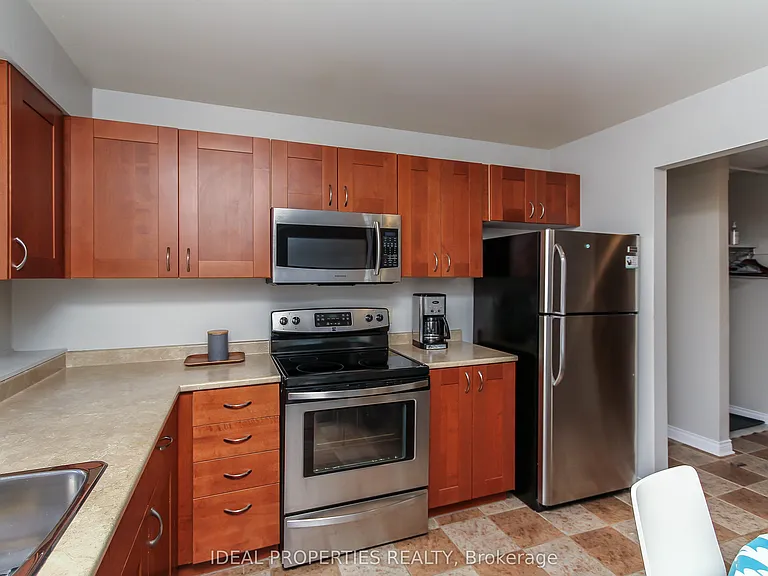 276 Carruthers Ave #A — Photo 9