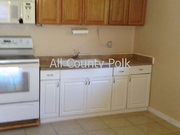 4th image of 1811 Oakhill St