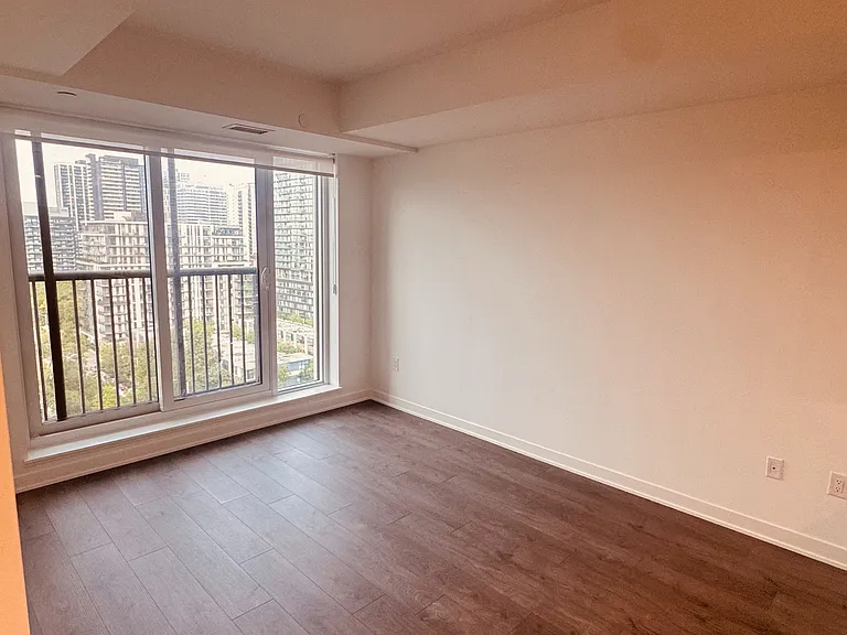 10 Oak St #1001 — Photo 4
