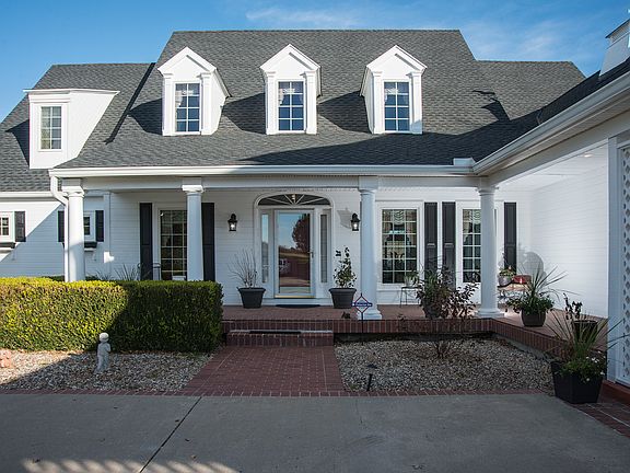 5th image of 17855 Lakewood Dr