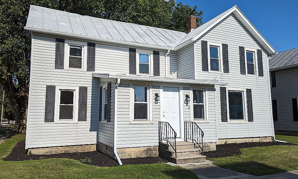 1st image of 121 N Main St
