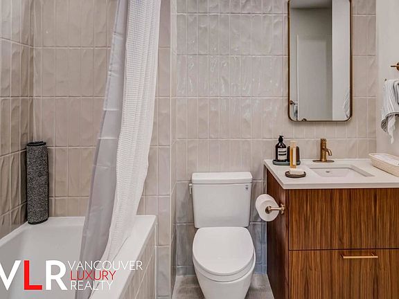 4th image of 2550 Garden Dr #108