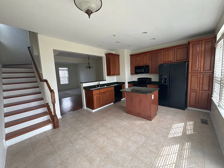 1600 Oakridge Ln — Photo 10