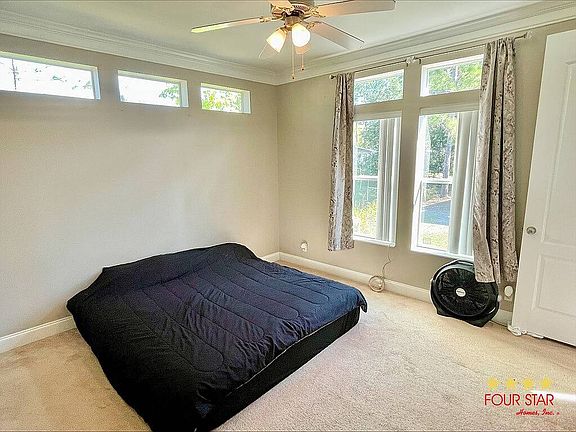5th image of 210 London Dr