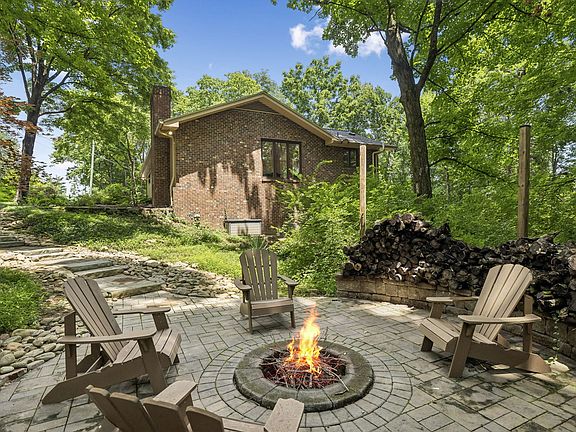2nd image of 1214 Brentwood Ln