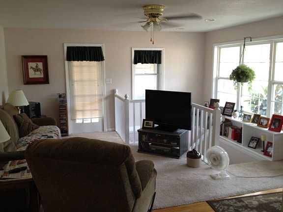 3rd image of 2210 Hillsdale Dr