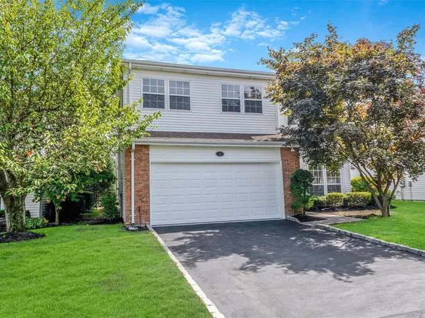 3 Hamlet Drive #3, Commack, NY 11725