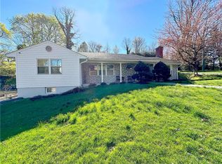 2 Kathy Ln, Scarsdale, NY 10583