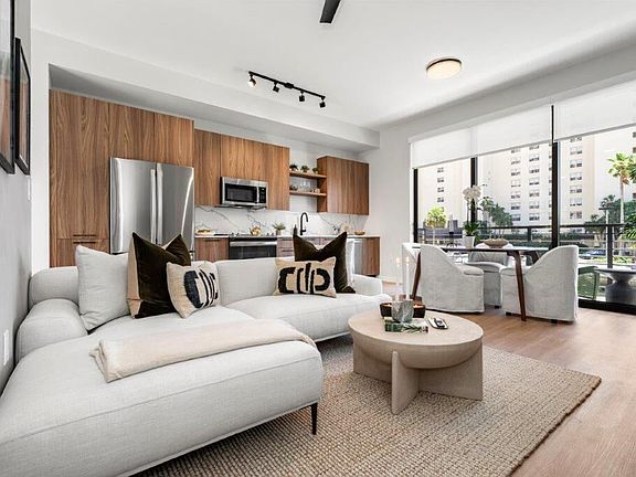 4th image of 11295 Biscayne Blvd #1121