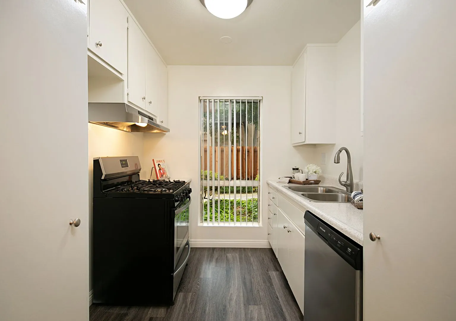 Villa Medera Apartment Homes — Photo 1