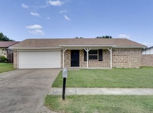 508 NW Jayellen Ave, Burleson, TX 76028