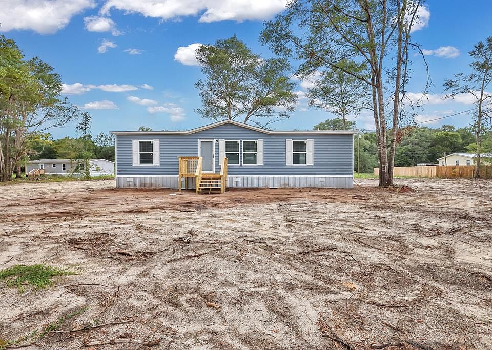 1st image of 352 River Ridge Cir