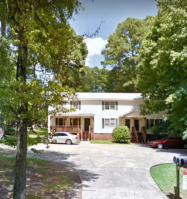 117 East Circle Drive Triplex — Photo 1