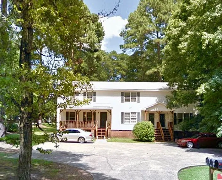 117 E Circle Dr — Photo 1