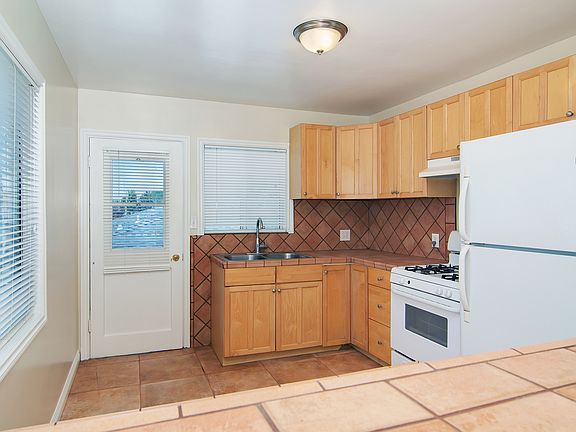 4th image of 268 Church Ave APT D