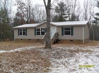 616 Palmer Rd, Mount Airy, NC 27030