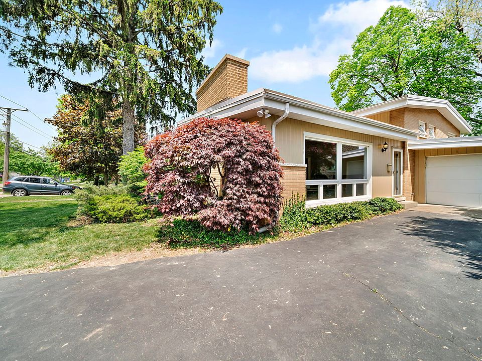 2nd image of 453 Ridge Rd