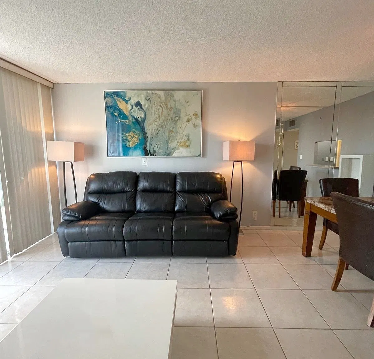 1 bed, 1.5 bath, 792 sqft, $1,400 — Photo 1