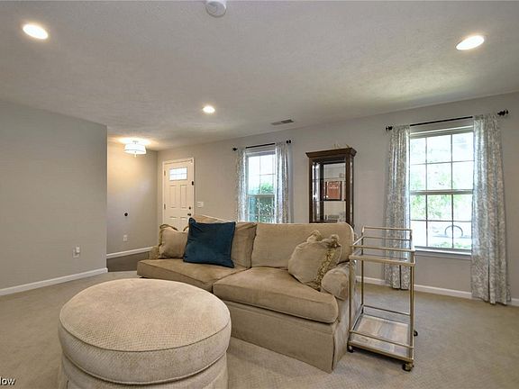4th image of 1418 Hopkins Ave
