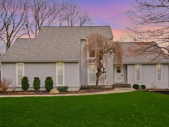 11827 Rosehill Rd, Overland Park, KS 66210