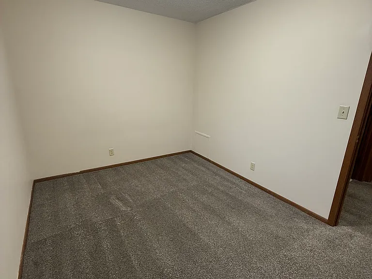 Oglebay Village Apartments — Photo 15
