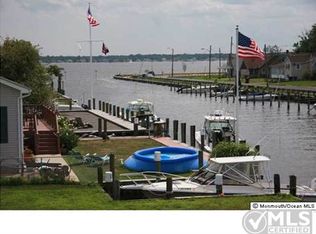 122 Waldron Rd, Toms River, NJ 08753