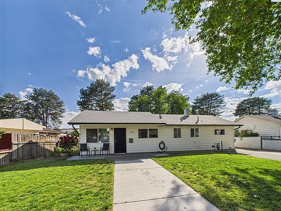 2nd image of 373 Cottonwood Dr
