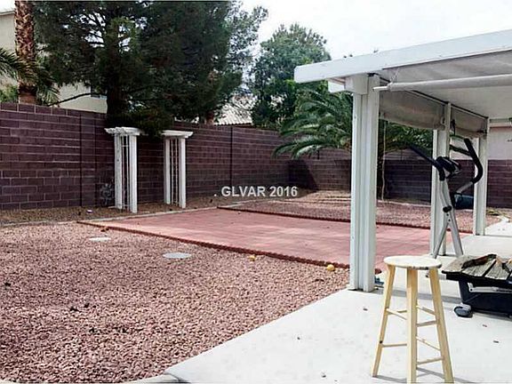 4th image of 8413 Bay Crest Dr