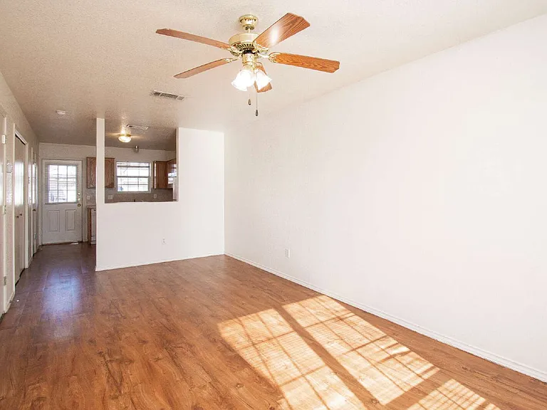 4003 Pilgram Dr #D — Photo 2