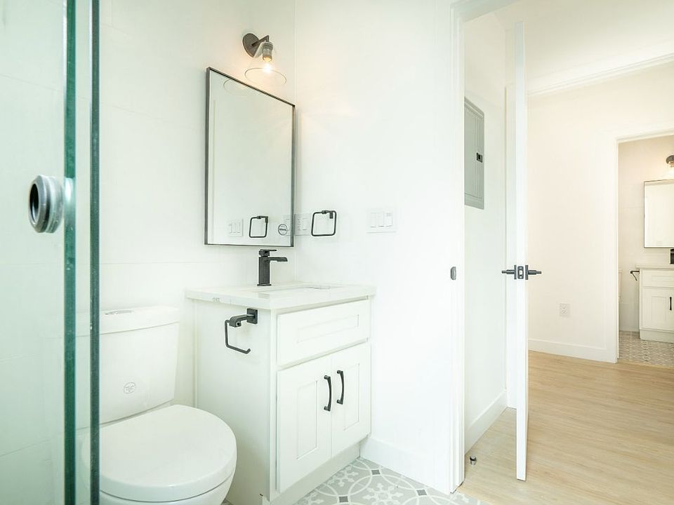 1st image of 1000 N Curson Ave APT 5