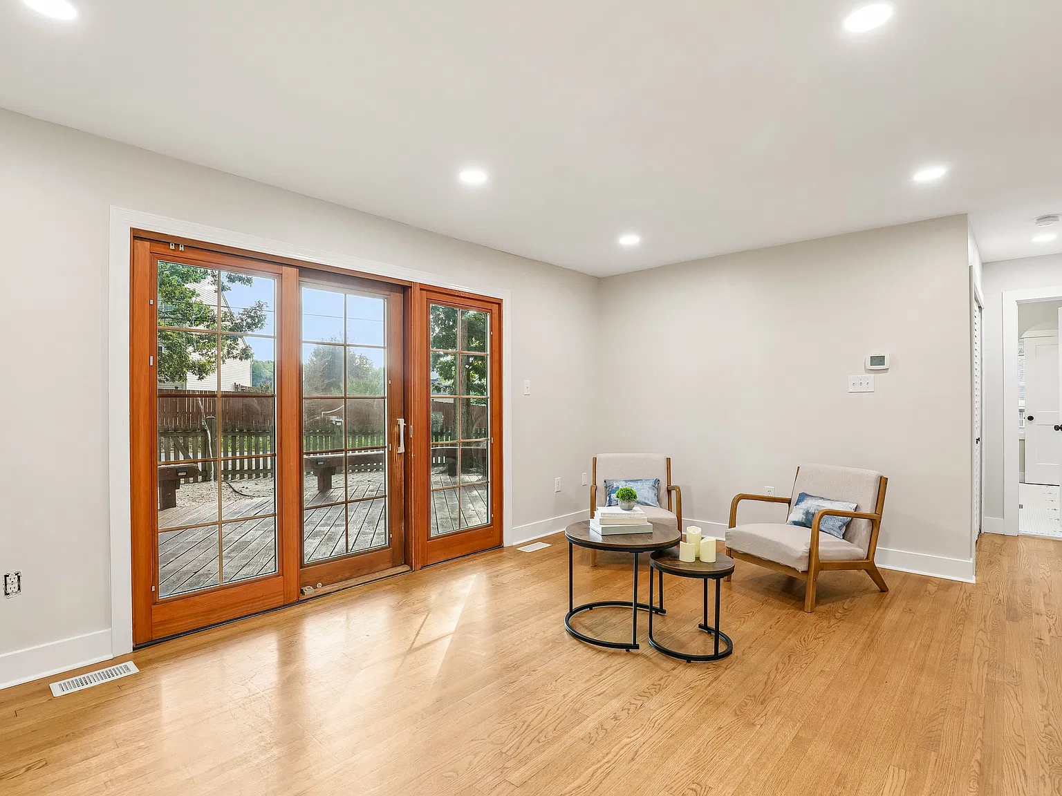 3 bed, 1301 sqft, $3,200 — Photo 4