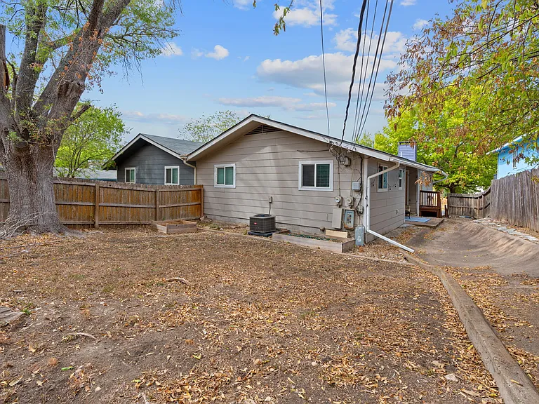 2505 Parker Ln #B — Photo 18