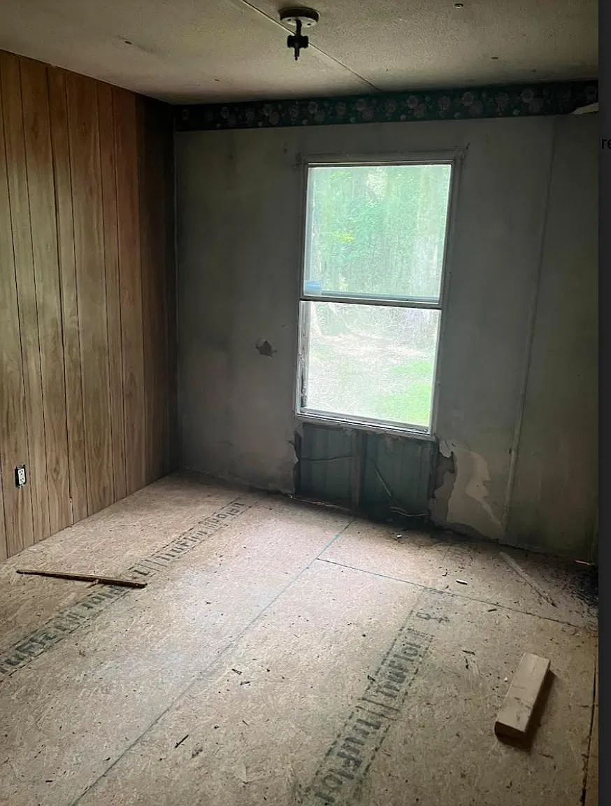 2 bed, 920 sqft, $300 — Photo 2