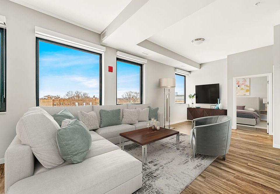 1st image of 1900 W Lawrence Ave #2/2