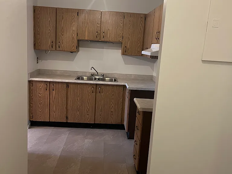 152 Thorold Rd #305 — Photo 3