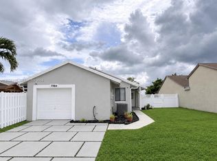 1160 SW 110th Ave, Pembroke Pines, FL 33025